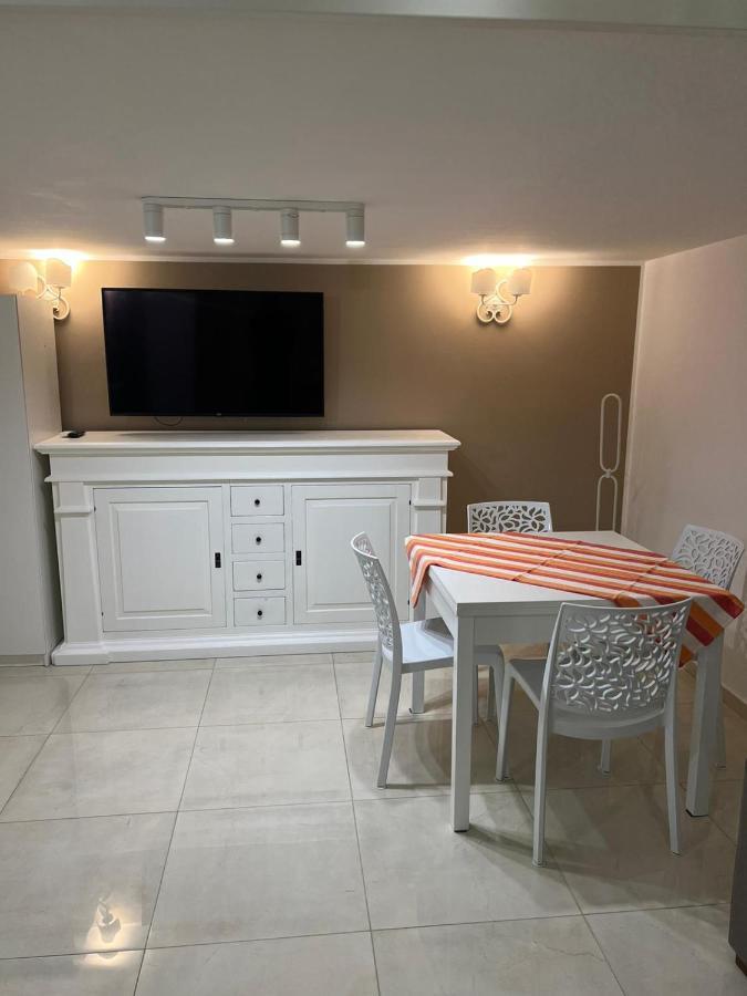 Life House Apartment Naples Luaran gambar