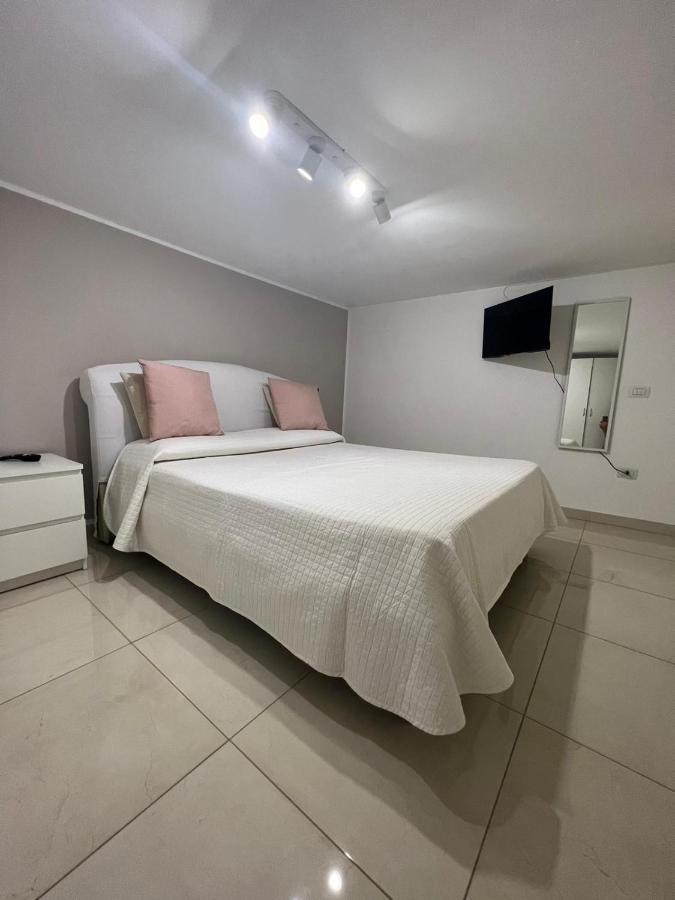 Life House Apartment Naples Luaran gambar